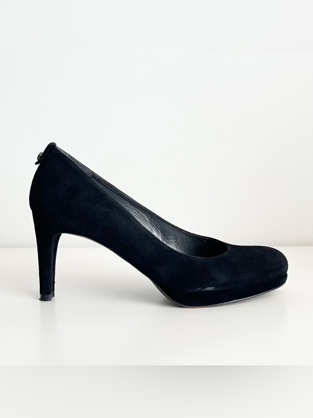 Stuart Weitzman Women's Suede Pumps Heels Size 9 Platform Elegant Formal Office